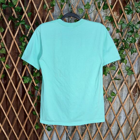 Vintage Y2K MGM Mirage 2000s casino las vegas strip t-shirt - Picture 2 of 4